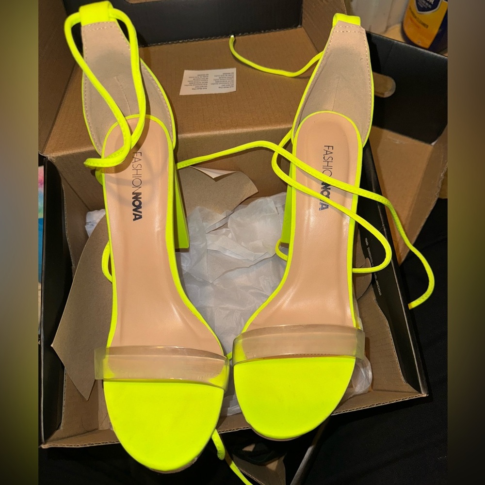 Lose it All Heel - neon yellow